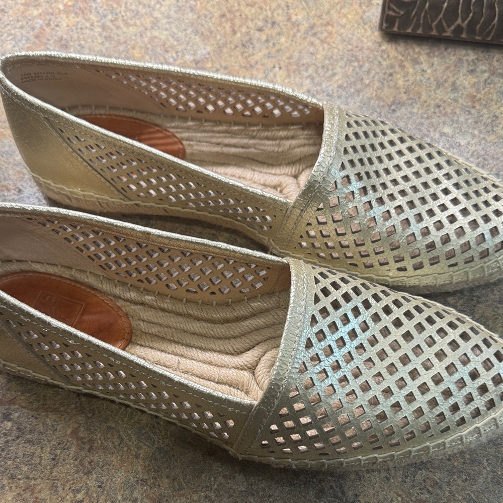 FRYE Gold Women's Espadrille Flat, size 10M